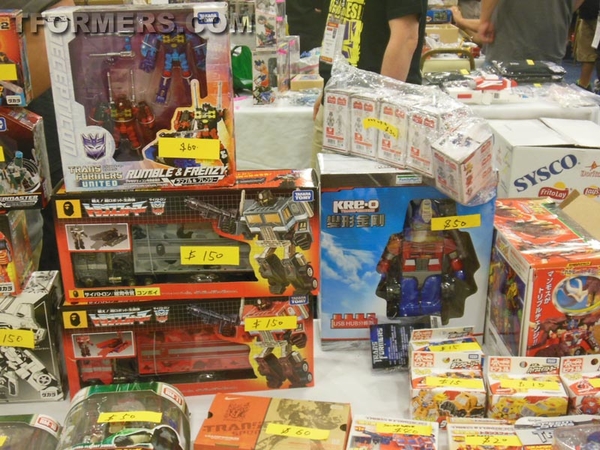 BotCon 2013   The Transformers Convention Dealer Room Image Gallery   OVER 500 Images  (261 of 582)